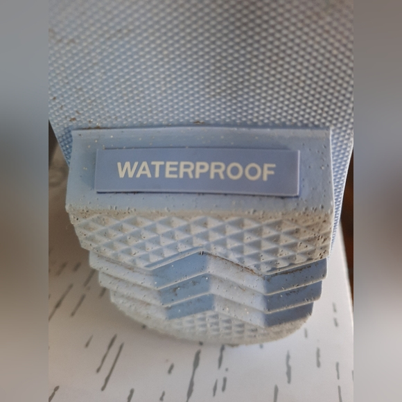 Girls Sorel Size 3 Disney Frozen II Waterproof Snow Boots - Picture 8 of 9